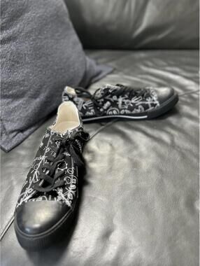 Stylish Black Graphic Sneakers - Aspire